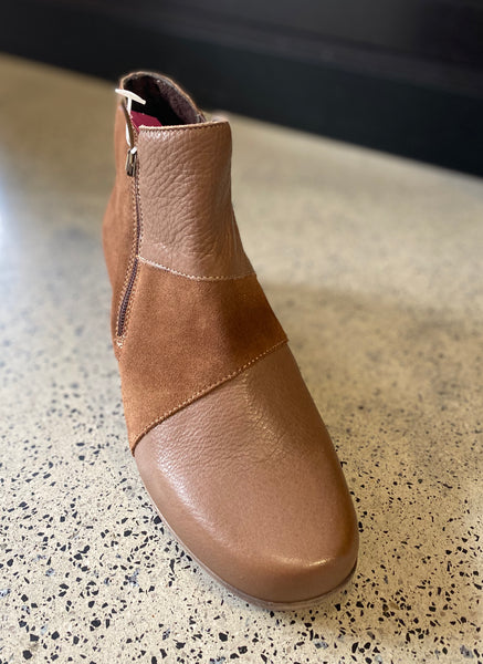 Valeria's Tan boot (Sz 38) last one